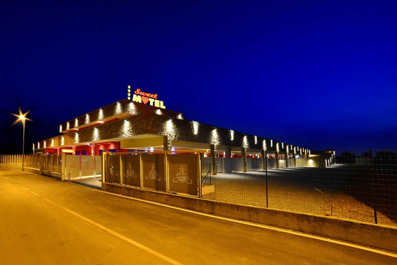Sweet Motel Verdello Екстериор снимка